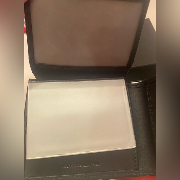 Guess Genuine Leather Wallet RFID Protection Black NWT - Picture 7 of 8